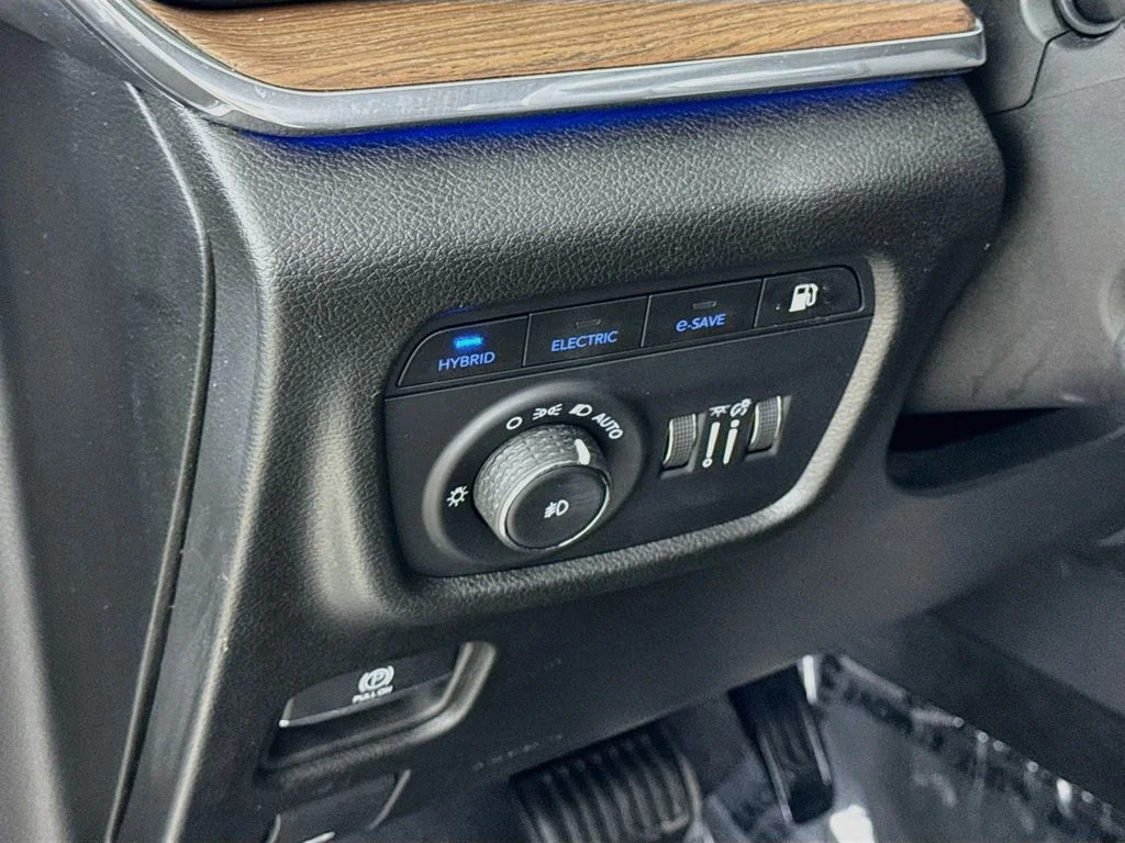 Used 2023 White Jeep Summit 4xe image 10