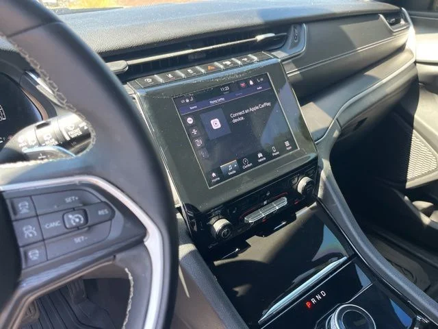 Used 2023 Black Jeep Altitude image 23