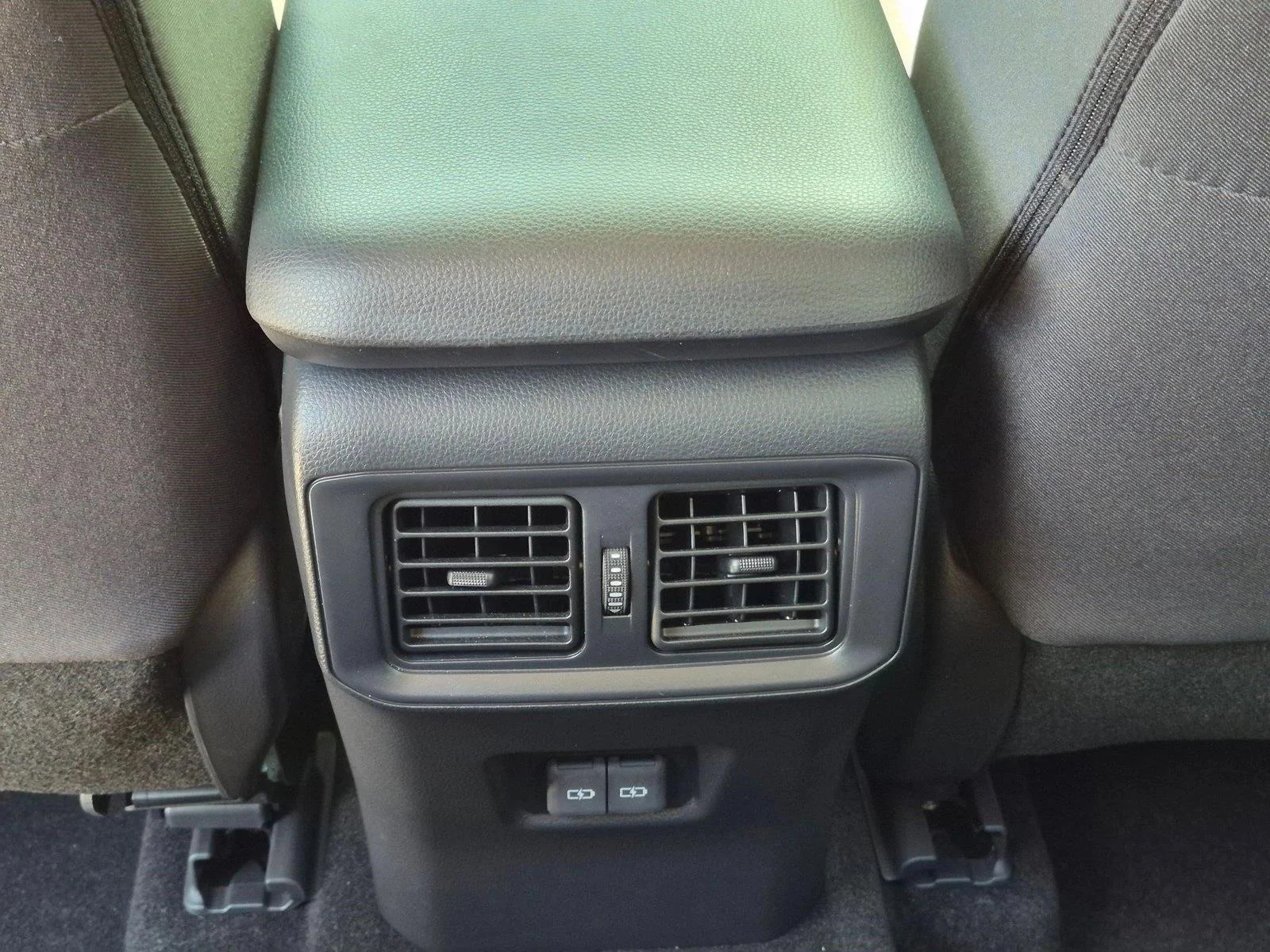 Used 2025 Silver Sky Metallic Toyota Hybrid XLE image 18