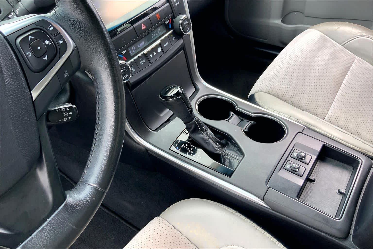 Used 2015 Super White Toyota XSE image 16