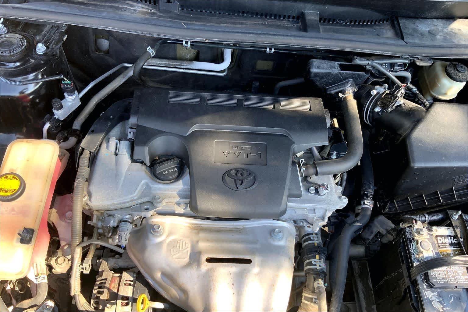 Used 2015 Black Toyota LE image 31