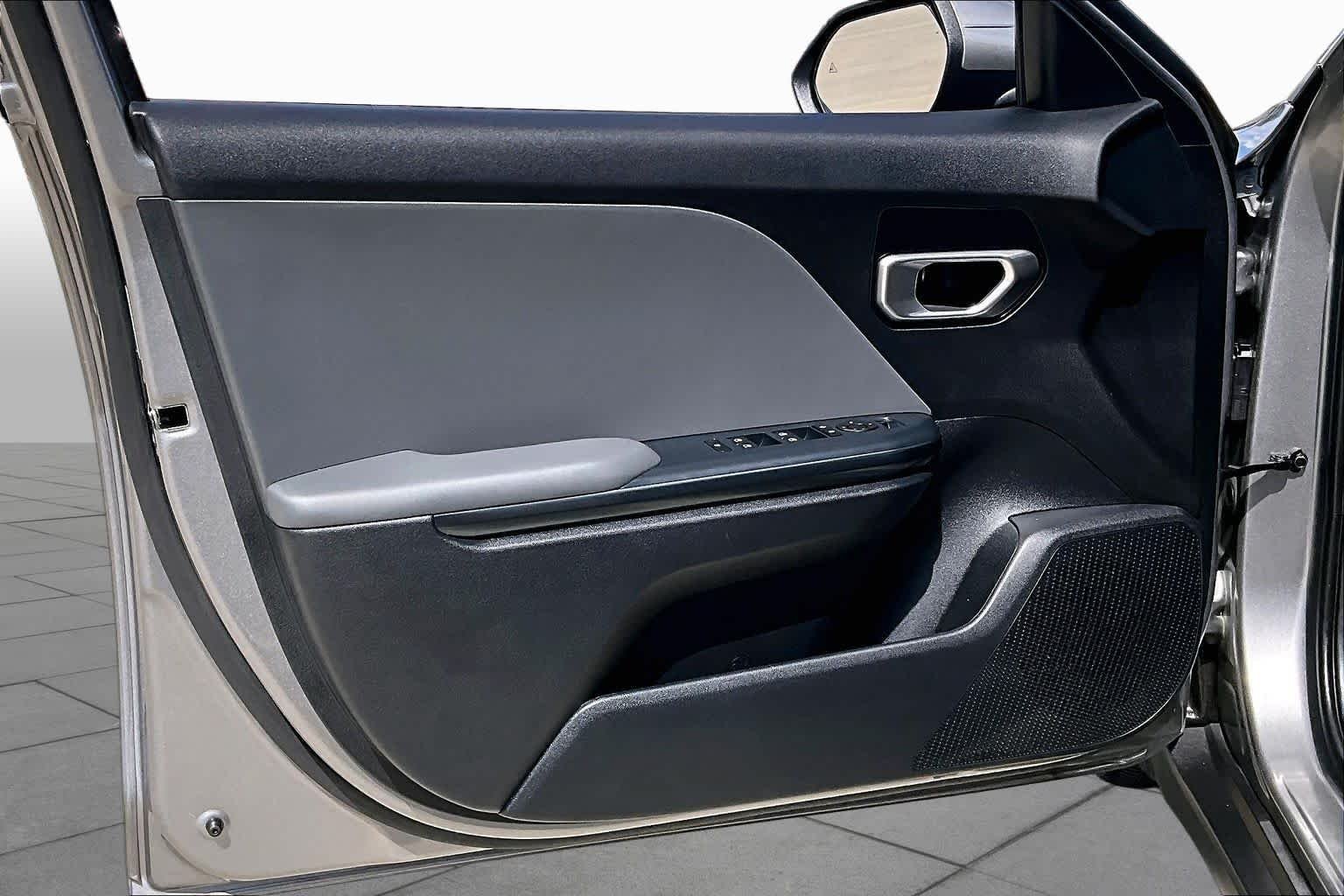 Used 2025 Steel Gray Kia LXS image 22