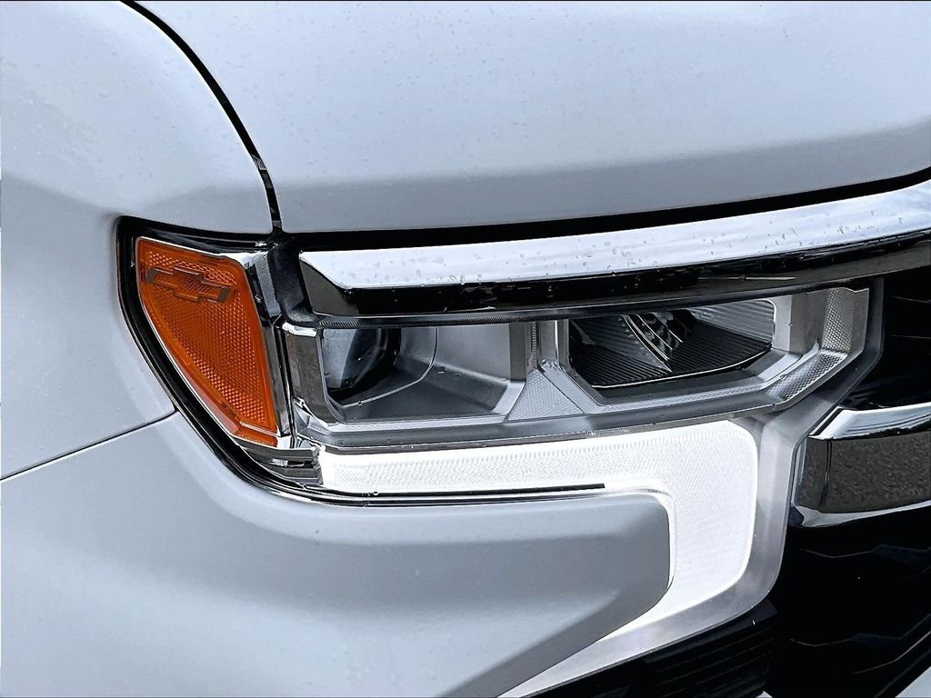 Used 2023 White Chevrolet LT image 32
