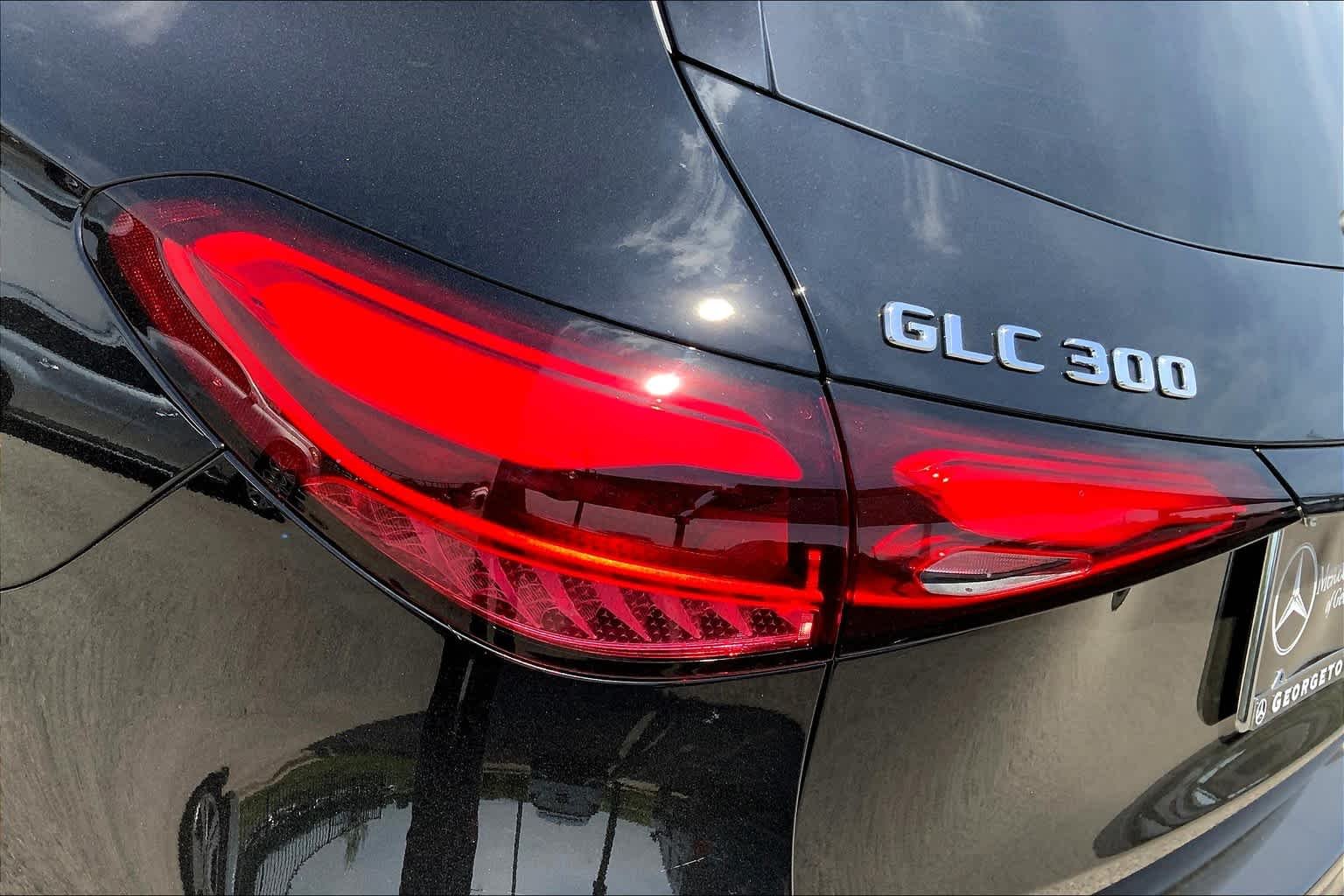 2025 Mercedes-Benz GLC Base - Photo 6