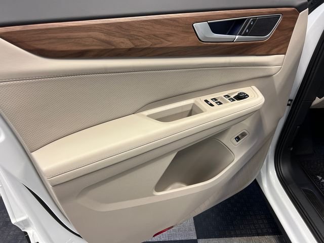 New 2026 White Volkswagen 2.0T SE w/Technology image 8
