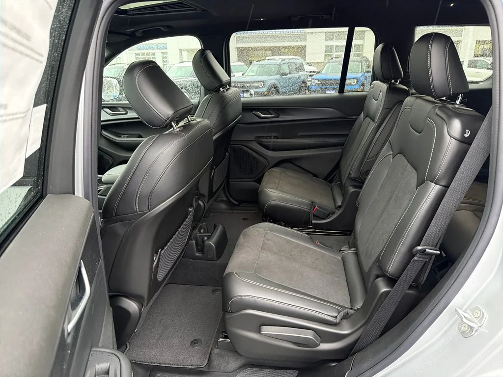 2025 Jeep Grand Cherokee L Altitude - Photo 24