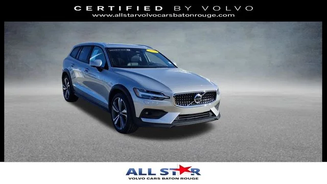 2025 Volvo V60 Cross Country B5 Plus AWD's photo