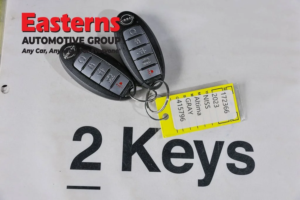 Used 2023 Gray Nissan 2.5 SR image 25