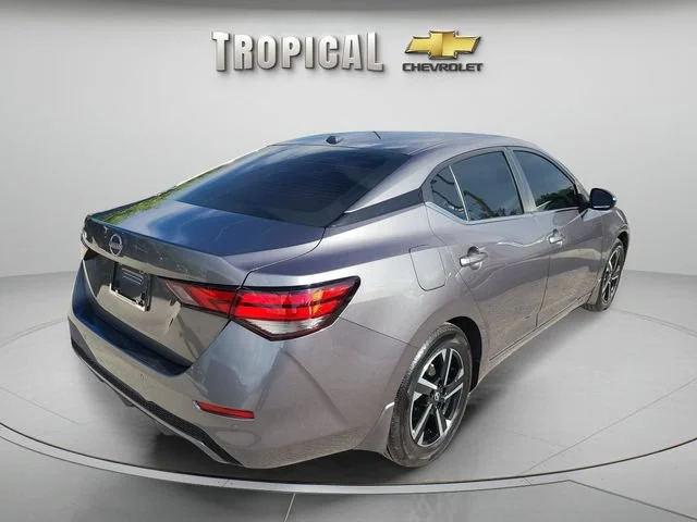 Used 2025 Gray Nissan SV image 5