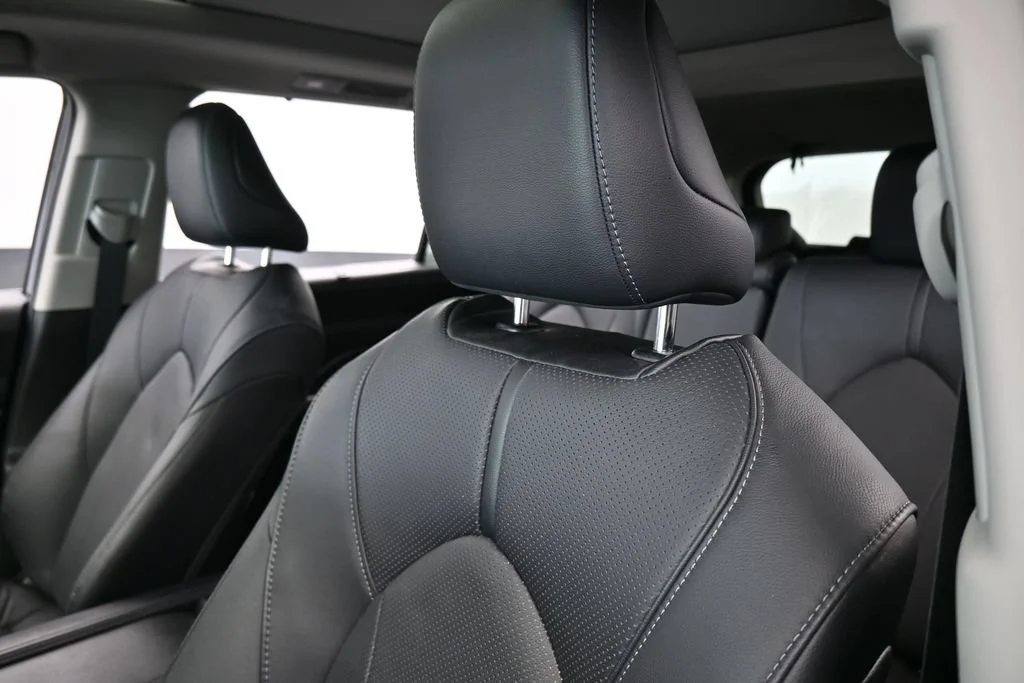 Used 2025 Cloud Toyota Limited image 19