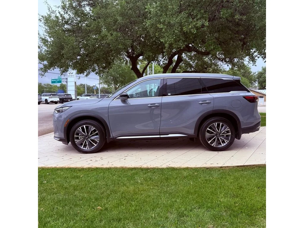 New 2026 Harbor Gray INFINITI Luxe AWD image 6