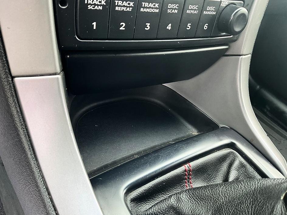 Used 2006 Gray Pontiac Base image 22