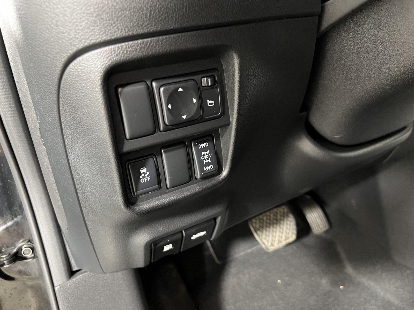 Used 2015 Super Black Nissan S image 15
