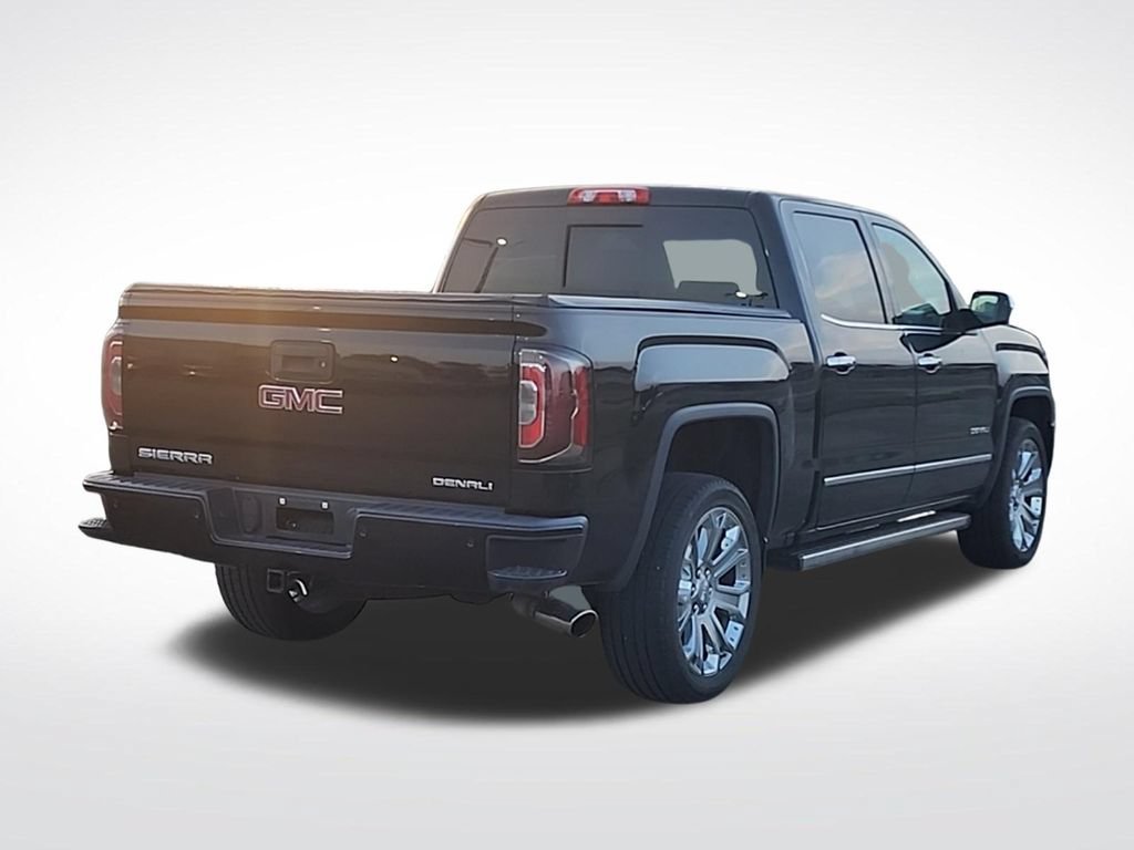 Used 2017 ONYX BLACK GMC Denali image 3