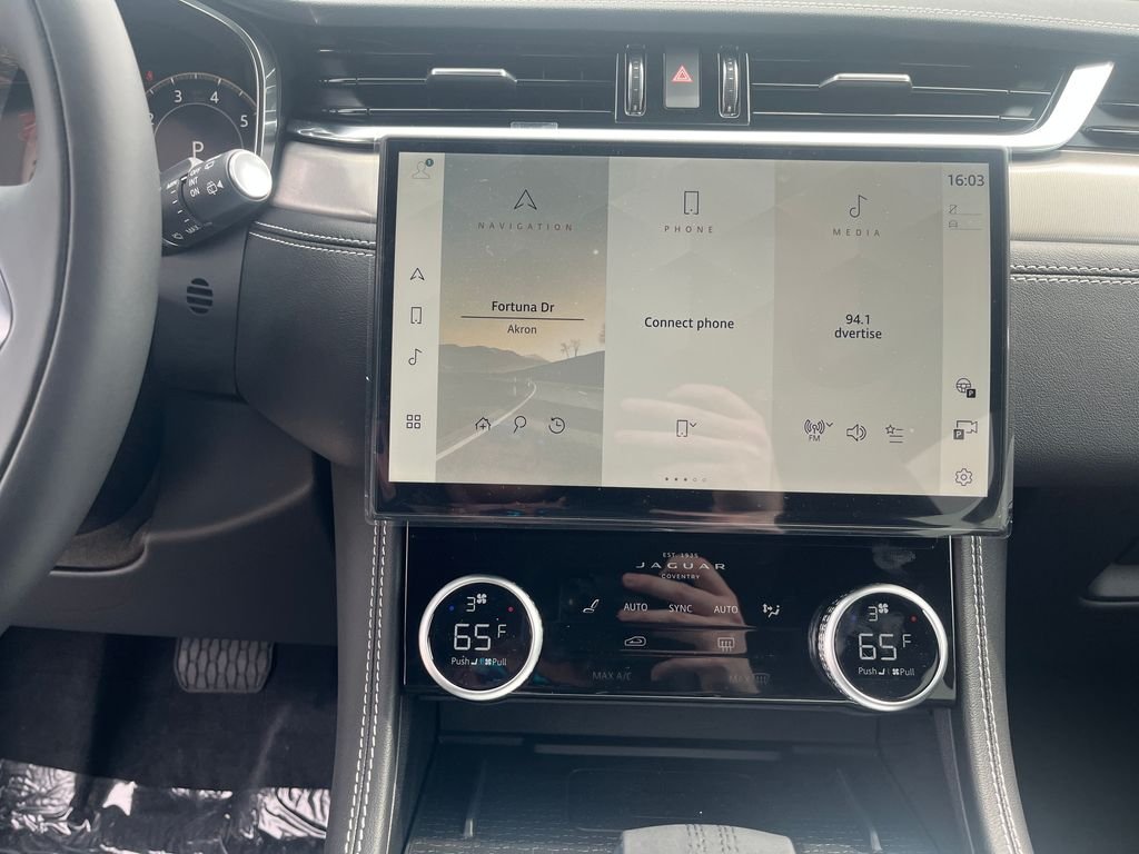 New 2026 Eiger Grey Jaguar P250 R-Dynamic S image 16
