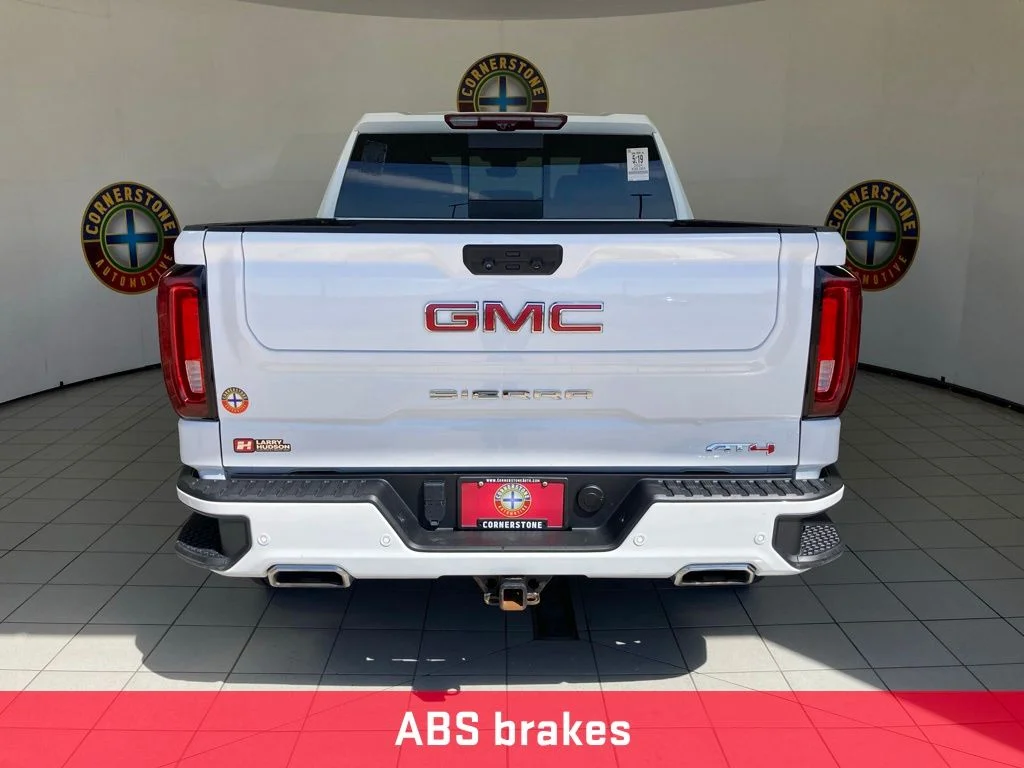 Used 2024 White GMC AT4 image 27