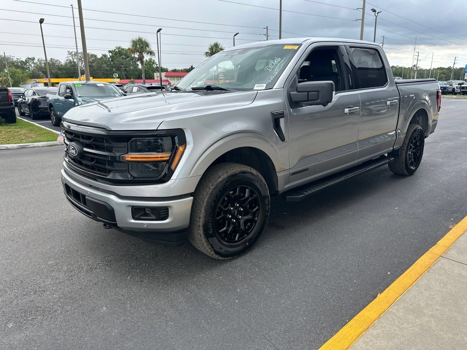 Used 2024 Silver Metallic Ford XLT image 8