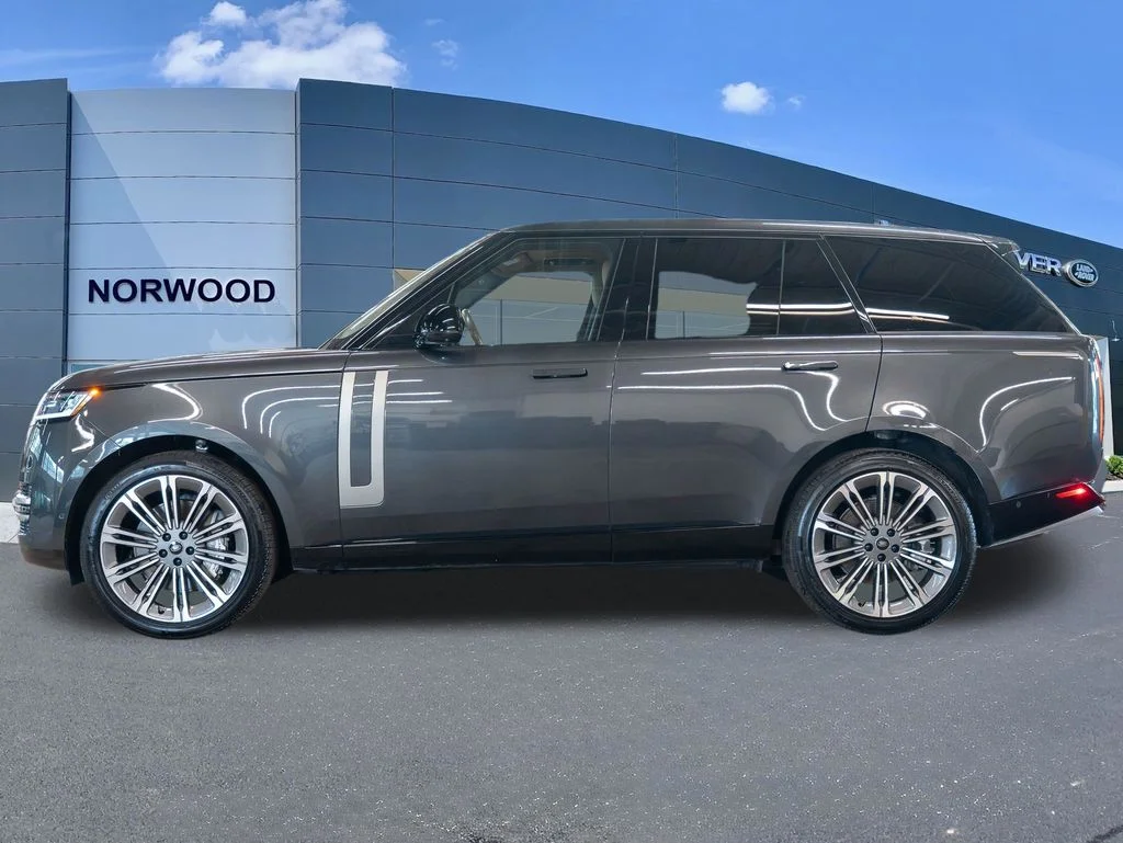 Used 2025 Gray Land Rover SE image 7