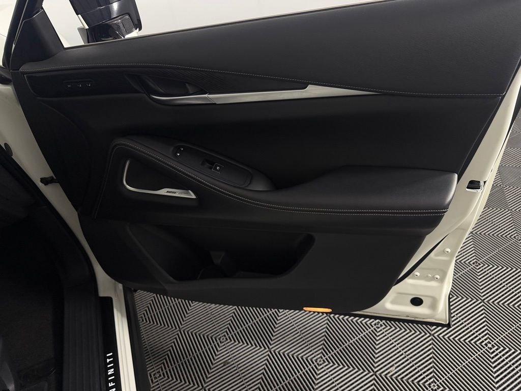 Used 2023 White INFINITI Sensory image 30