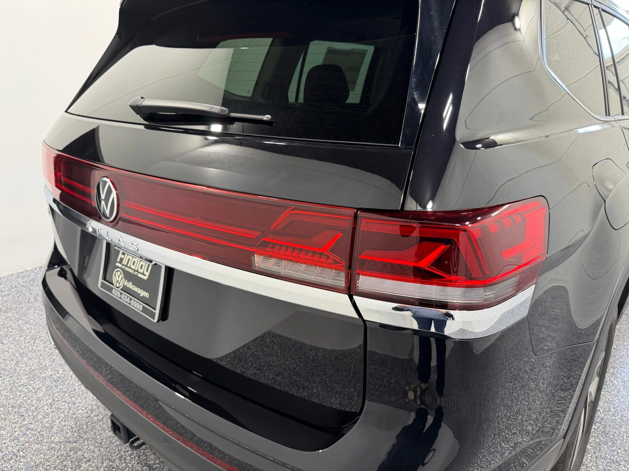 New 2026 Black Volkswagen 2.0T SE w/Technology image 17