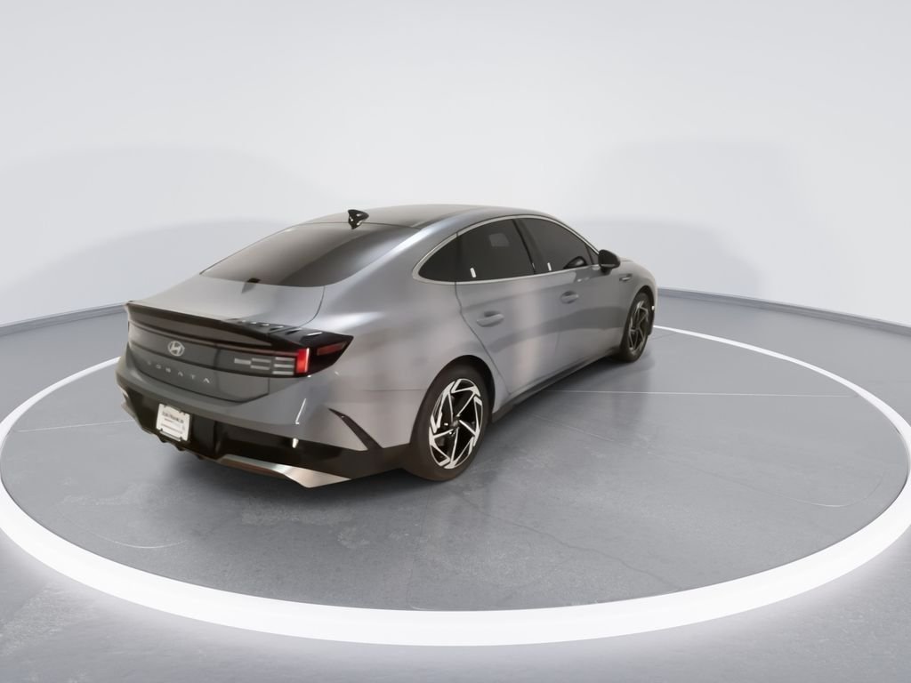 Used 2024 Blue Hyundai SEL image 9