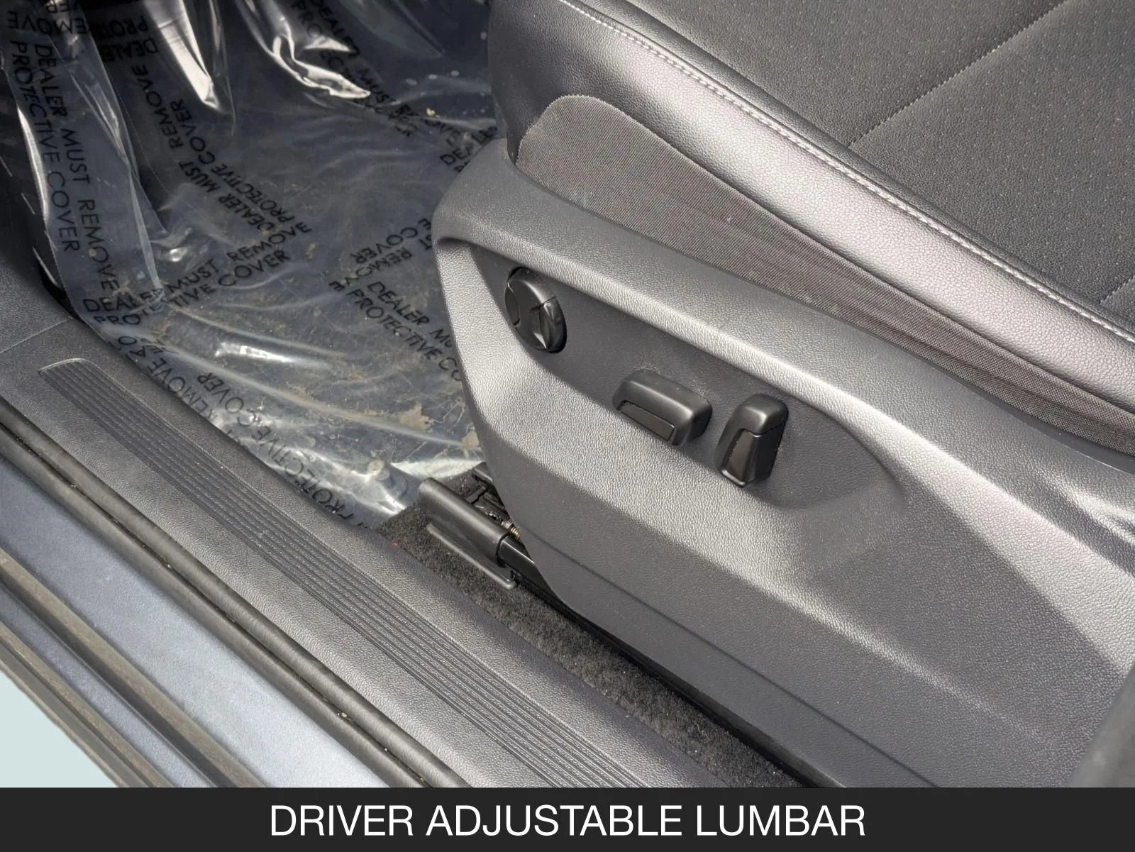 Used 2019 Platinum Gray Metallic Volkswagen SE image 15