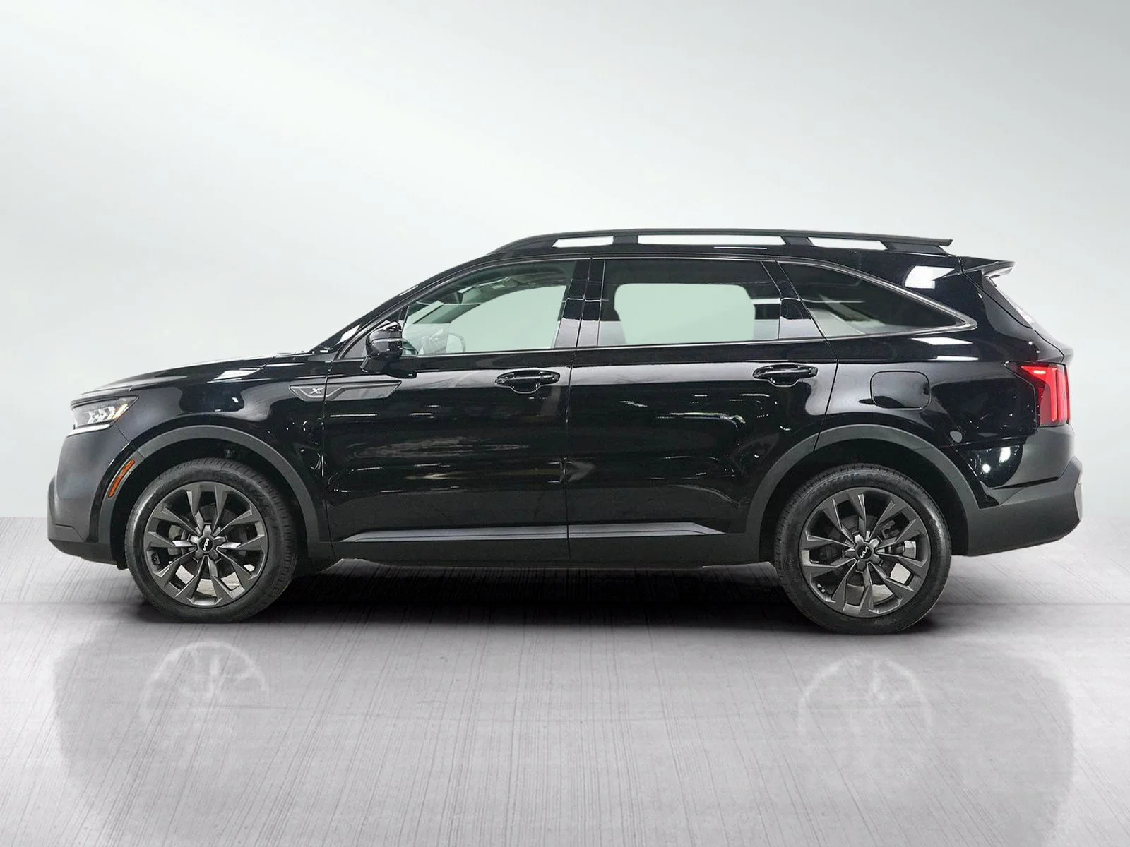 Used 2023 Kia Sorento X-Line SX-P with VIN 5XYRKDLF6PG175933 for sale in Wayzata, Minnesota