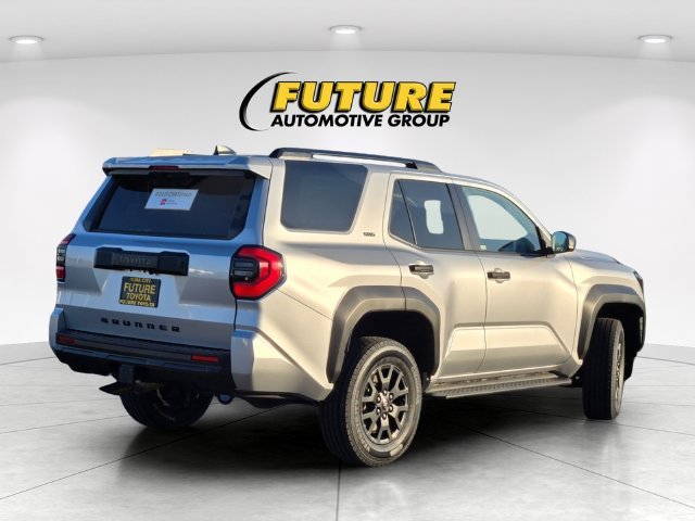 Used 2025  Toyota SR5 image 4