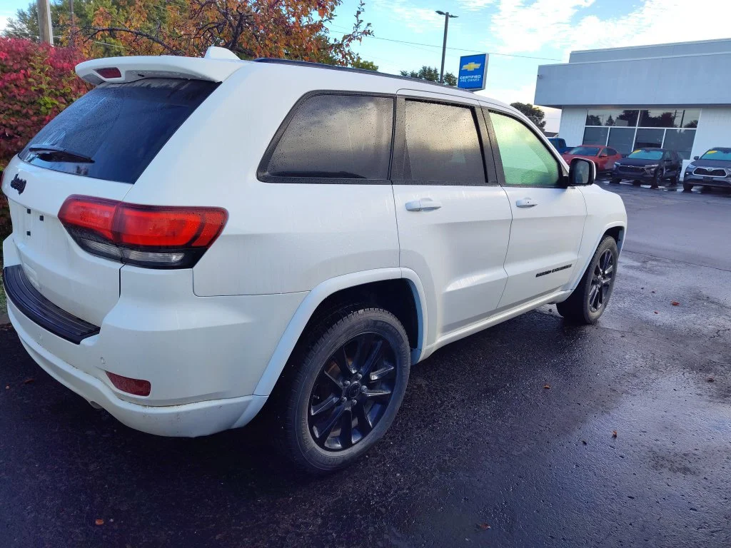 Used 2017 White Jeep Altitude image 4