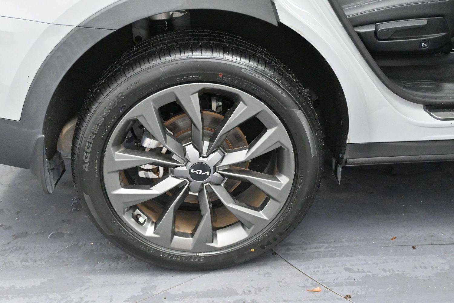 Used 2023 Wolf Gray Kia X-Line SX Prestige image 42