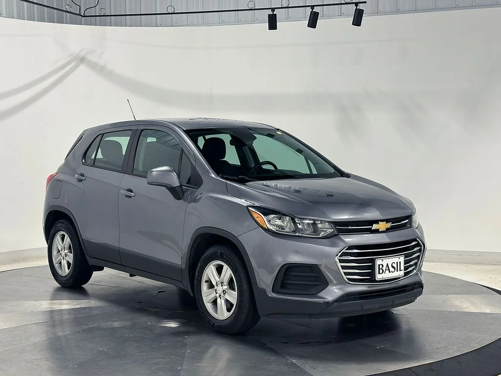 Used 2020 Gray Chevrolet LS image 36