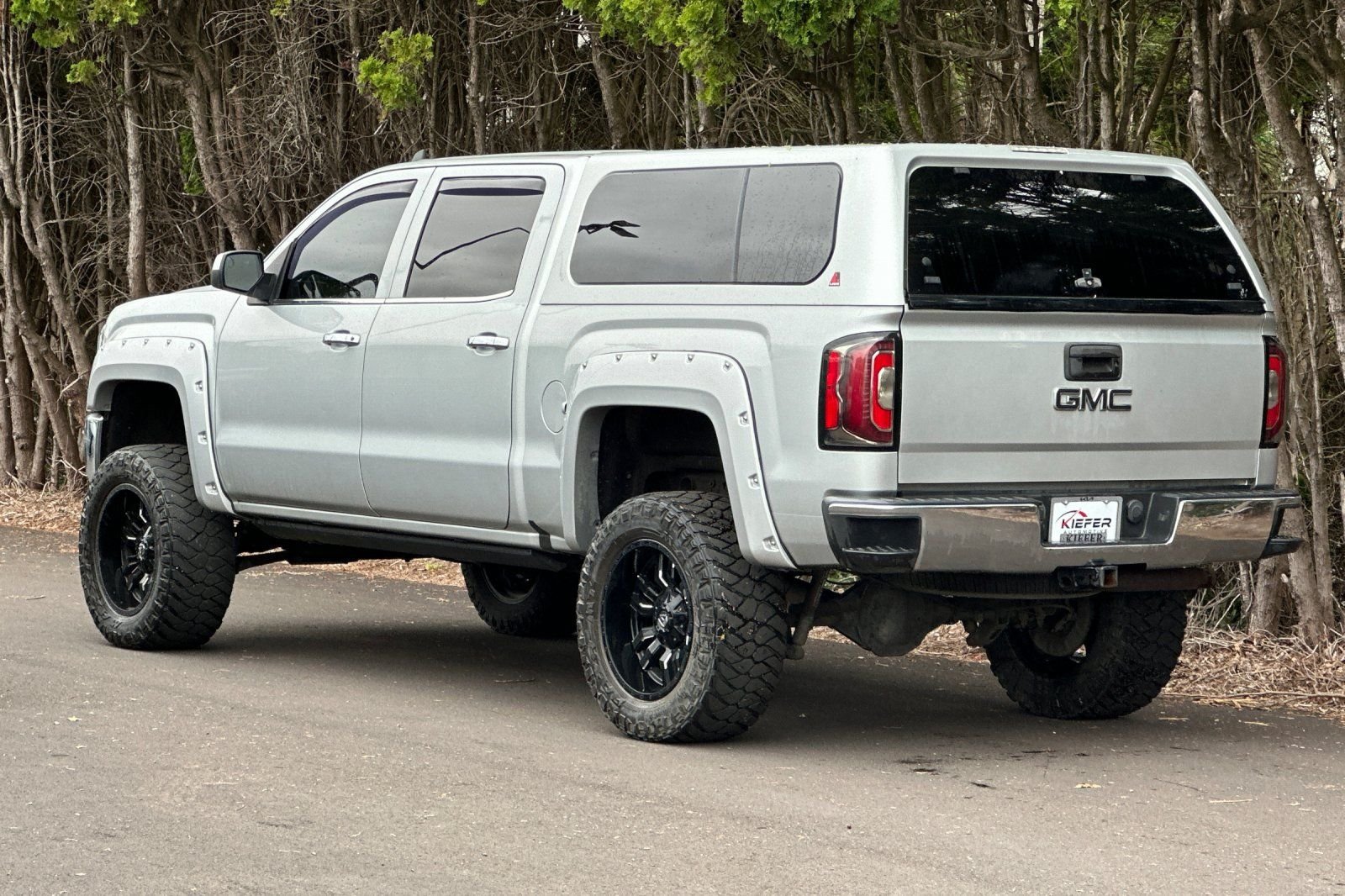 Used 2016 Silver GMC SLT image 6