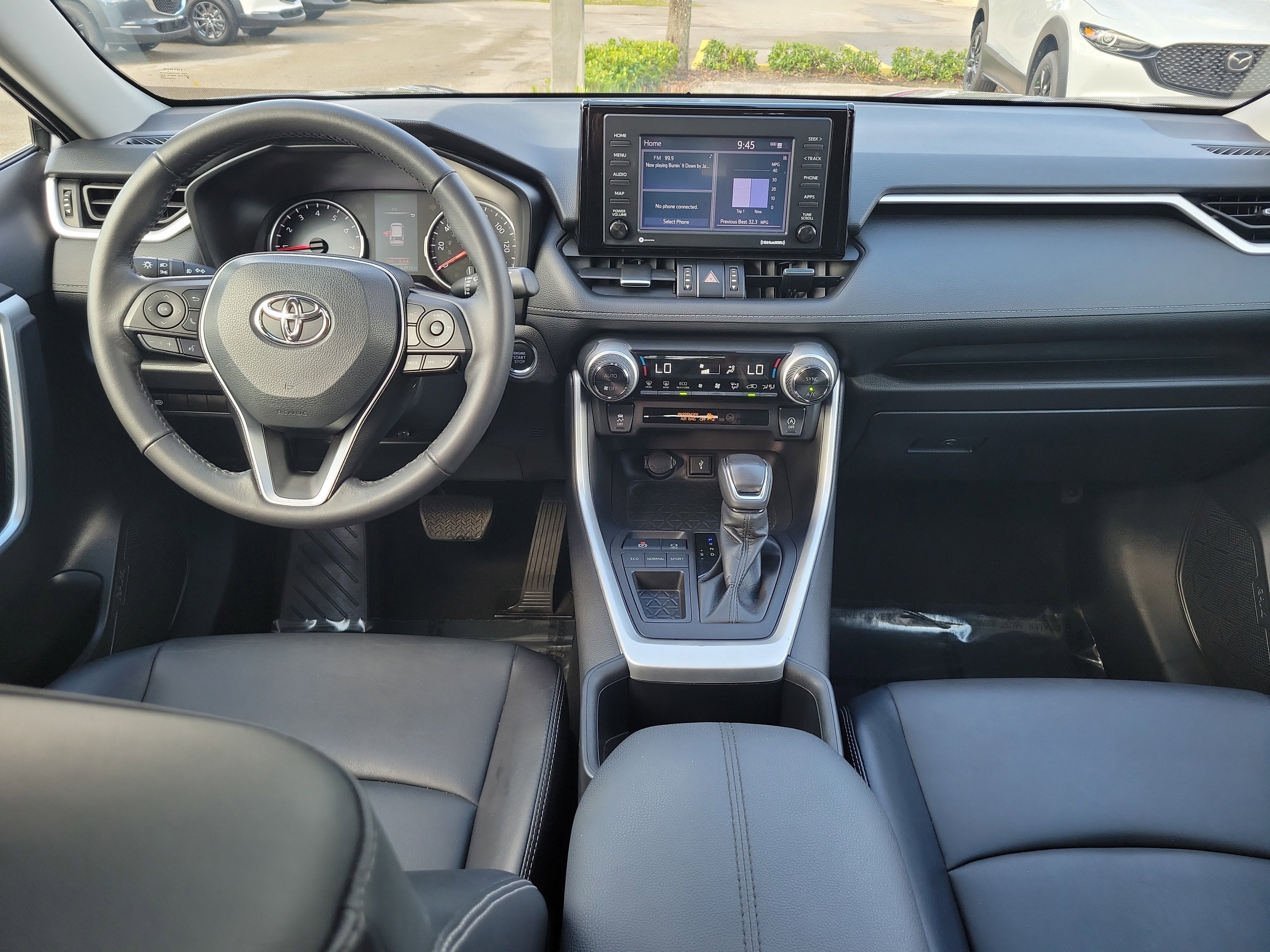 Used 2022 Silver Toyota XLE Premium image 13