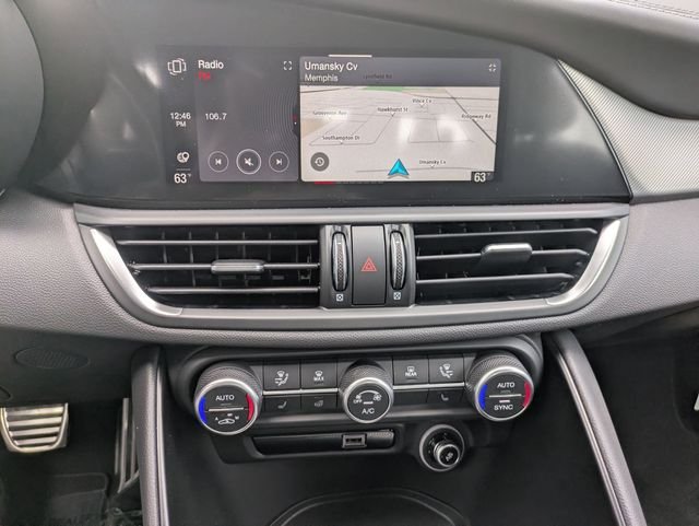 New 2025 Milano White Exterior Paint Alfa Romeo Base image 16