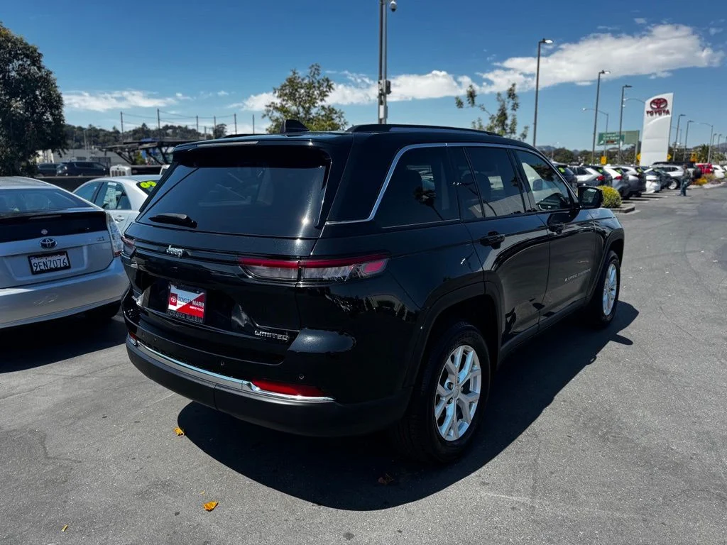 Used 2023 Black Jeep Limited image 5