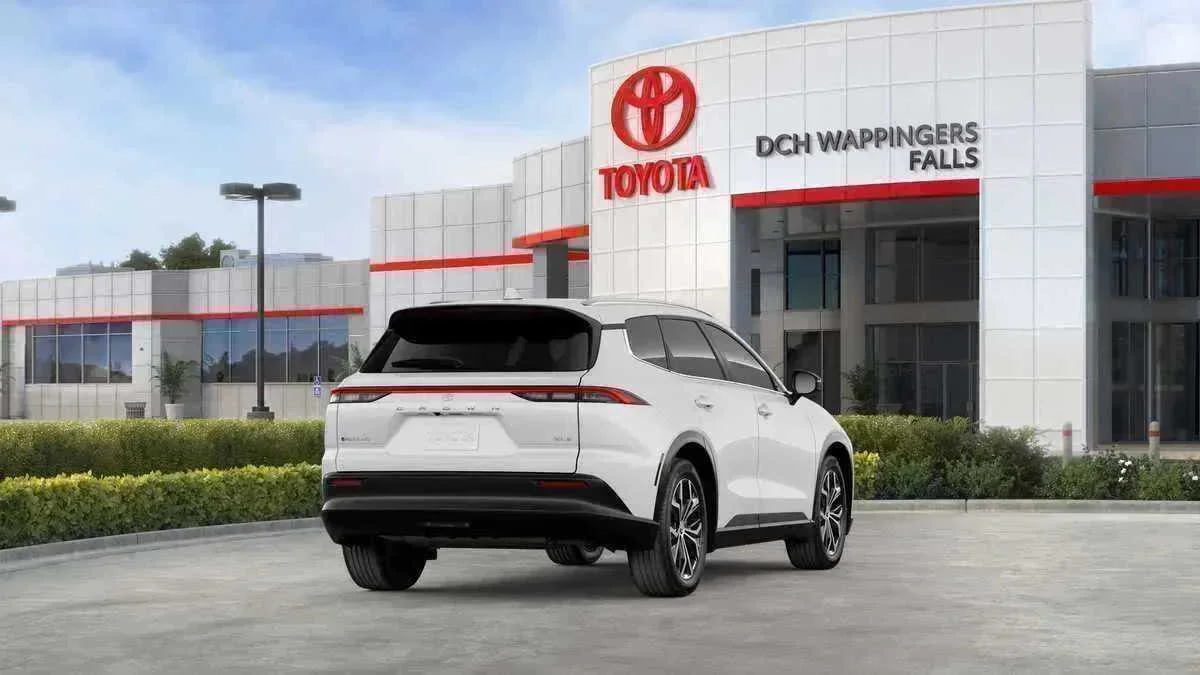New 2026 Oxygen White <sup>1</sup> Toyota  XLE image 19