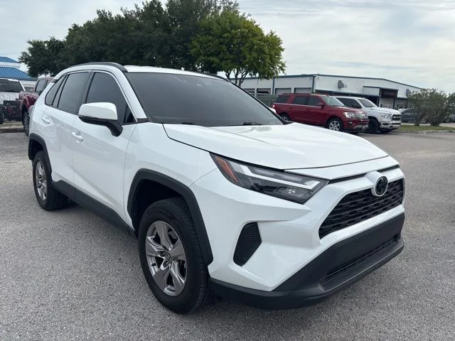 Used 2023 White Toyota XLE image 3
