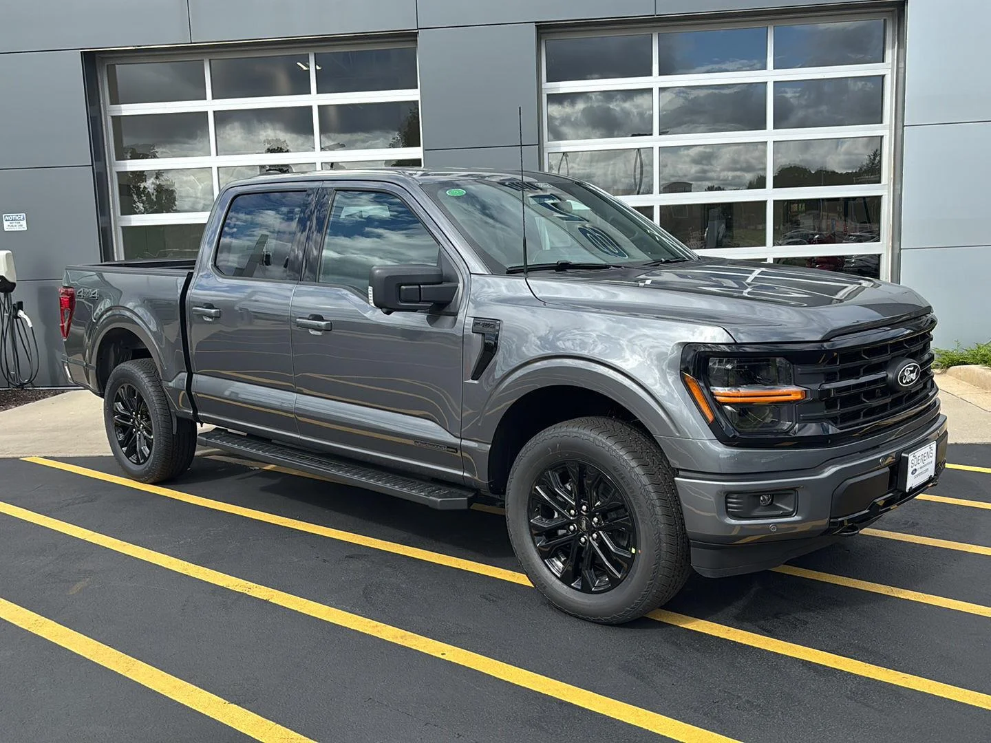 New 2026 Carbonized Gray Metallic Ford XLT image 2