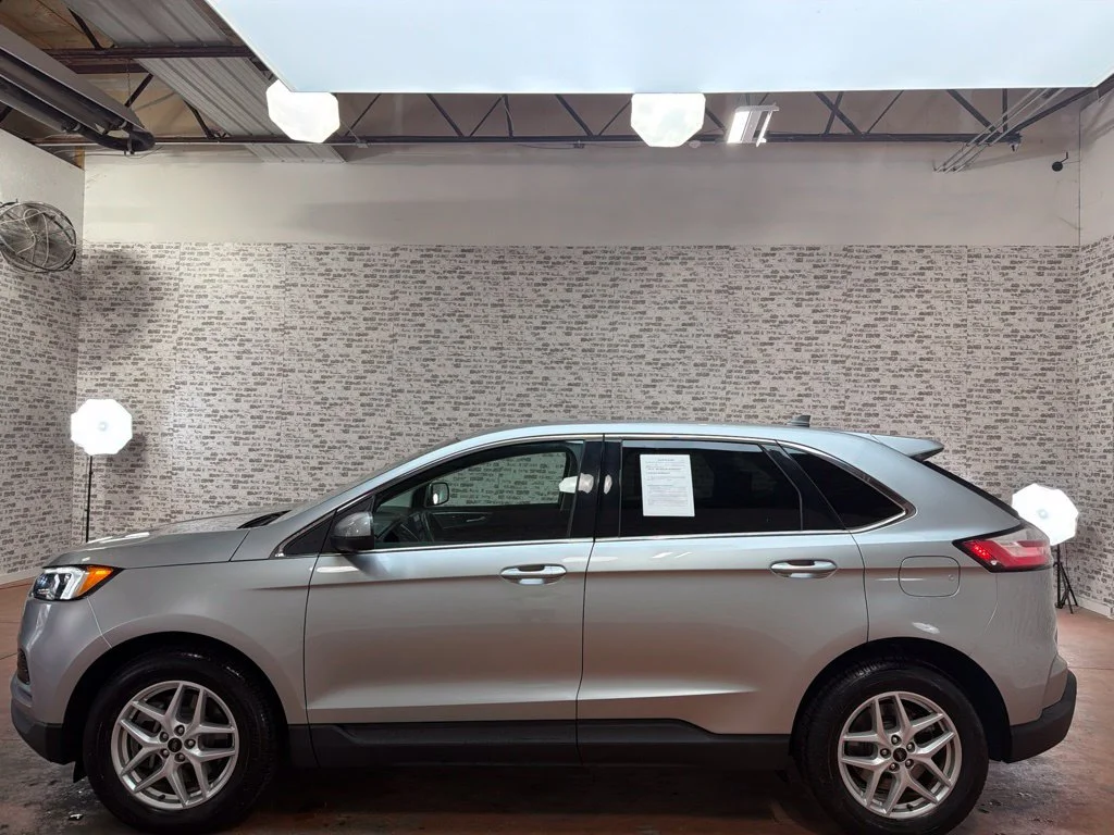 Used 2024 Silver Metallic Ford SEL image 4