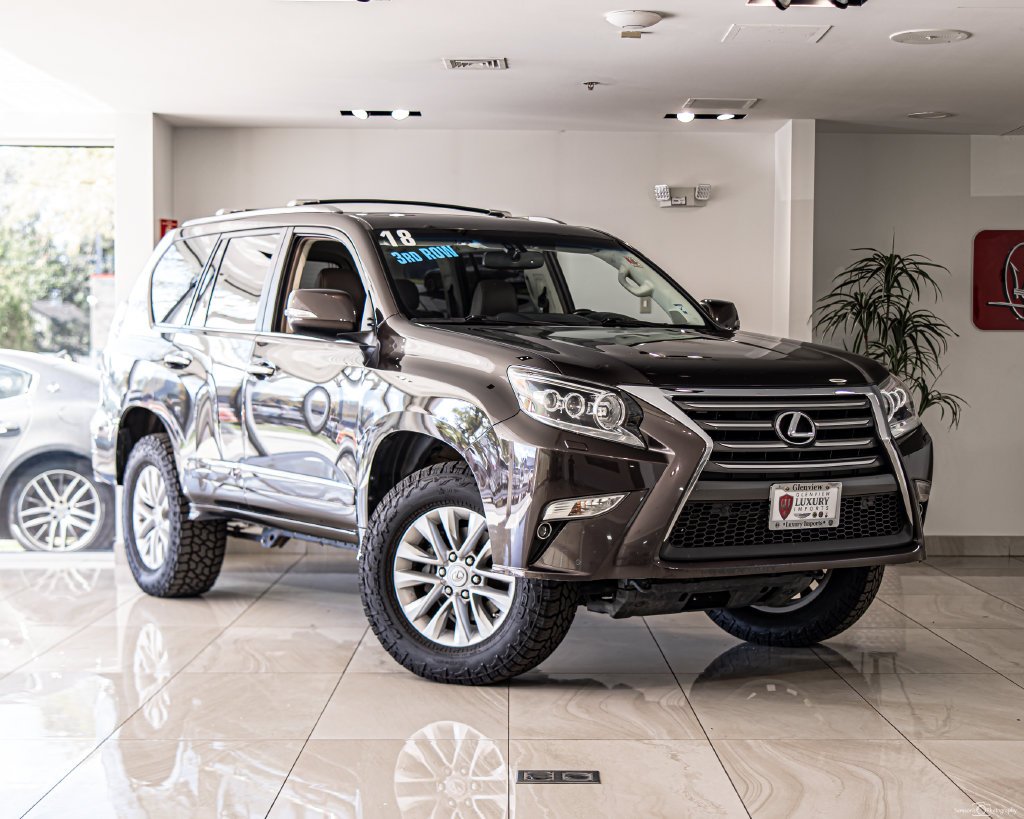 Used 2018 Red Lexus 460 image 5