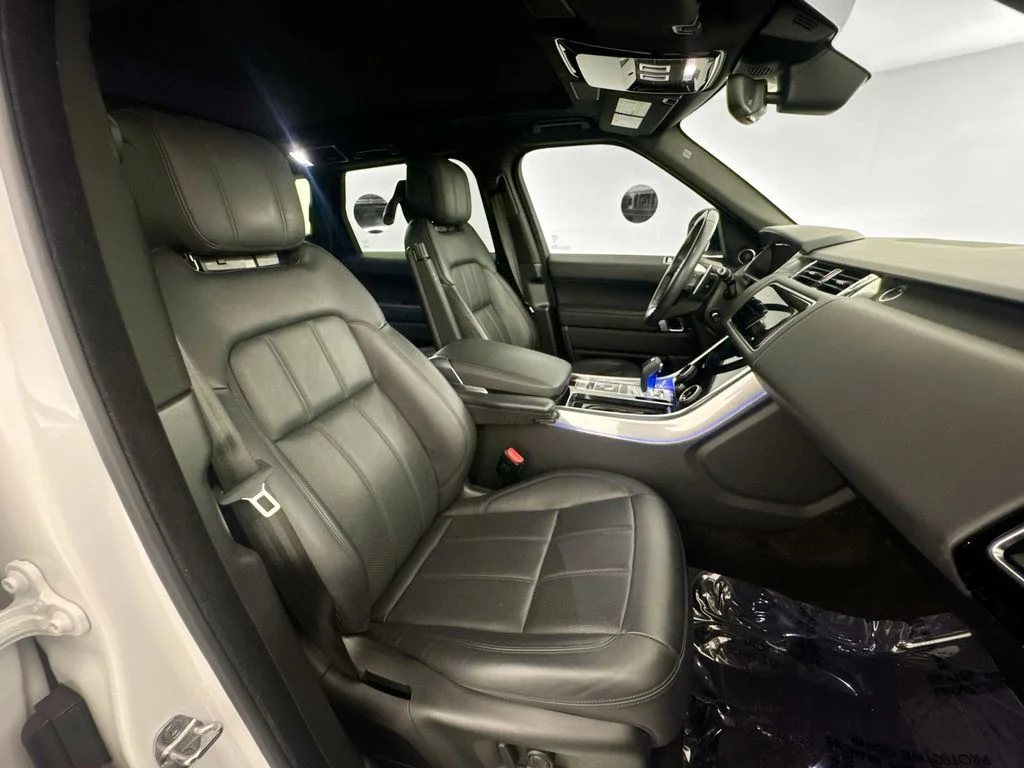 Certified Used 2022 White Land Rover HSE Silver Edition image 29