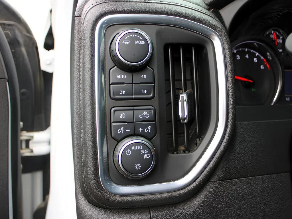 Used 2021 Summit White Chevrolet LT Trail Boss image 16