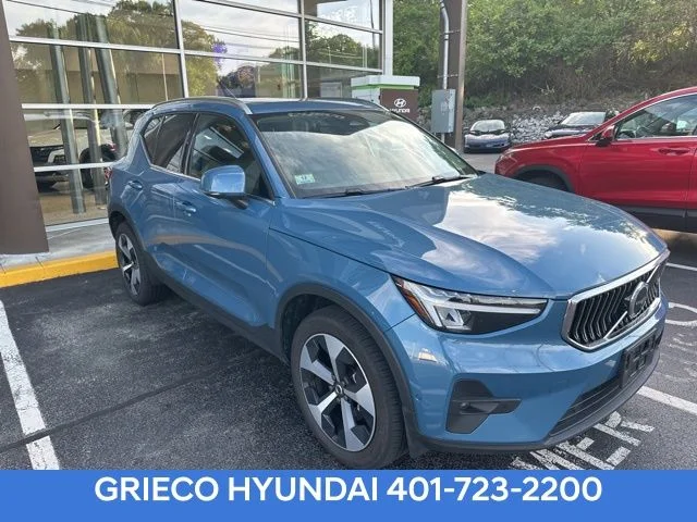 2024 Volvo XC40 B5 Plus Bright AWD's photo