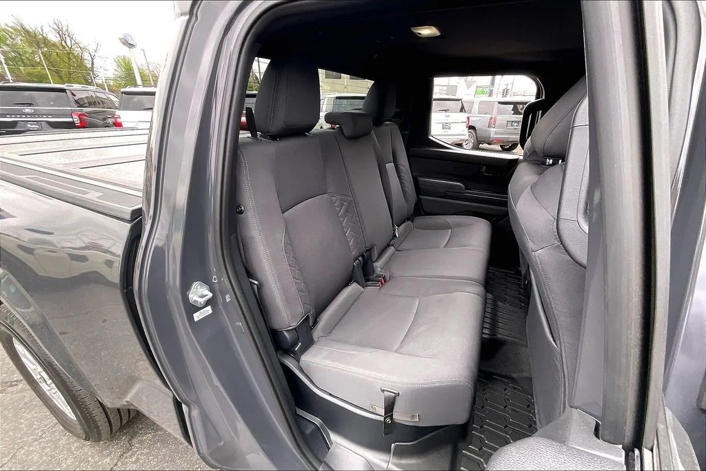 Used 2024  Toyota SR5 image 24