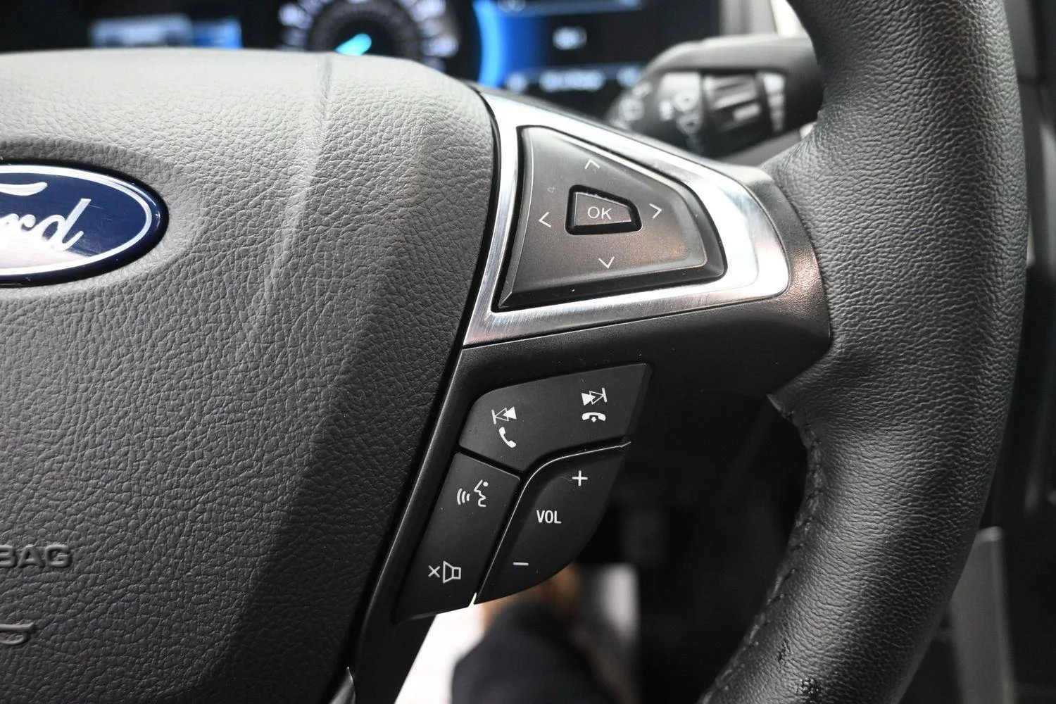 Used 2024 Atlas Blue Ford SEL image 22