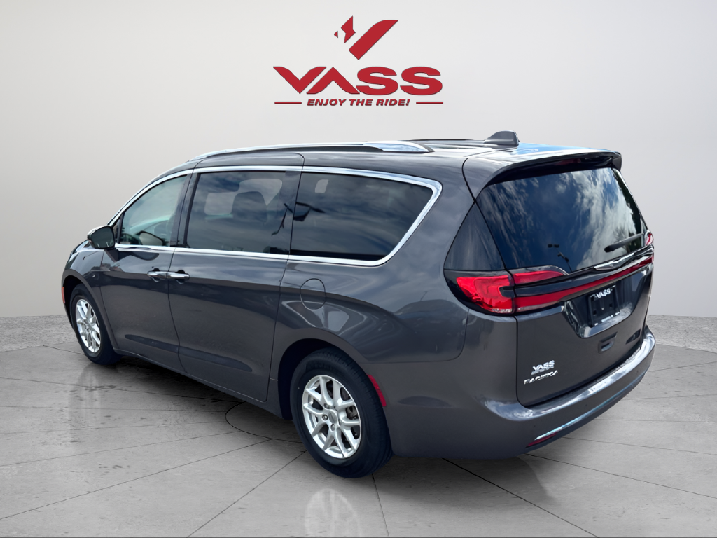 Used 2021 Gray Chrysler Touring L image 3