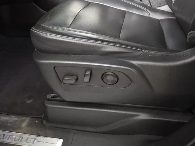 Used 2021 GRAYWOOD METALLIC Chevrolet LT image 19