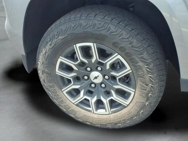 Certified Used 2023 Gray Chevrolet Z71 image 15