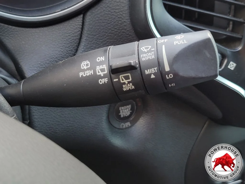Used 2022 White Jeep Latitude Lux image 33