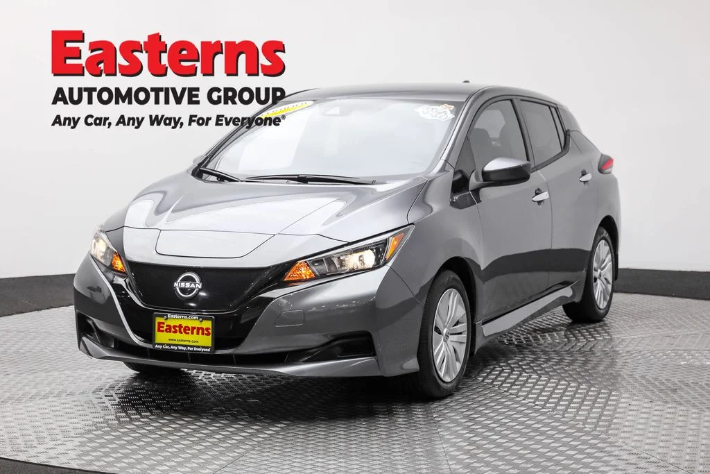 Used 2024 Gray Nissan S image 1